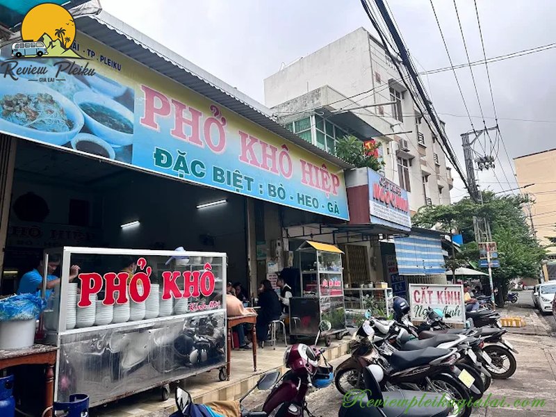 Top 5 quán phở khô Gia Lai