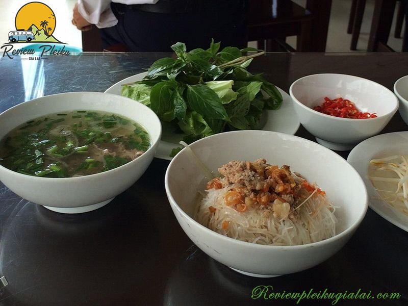 Top 5 quán phở khô Gia Lai