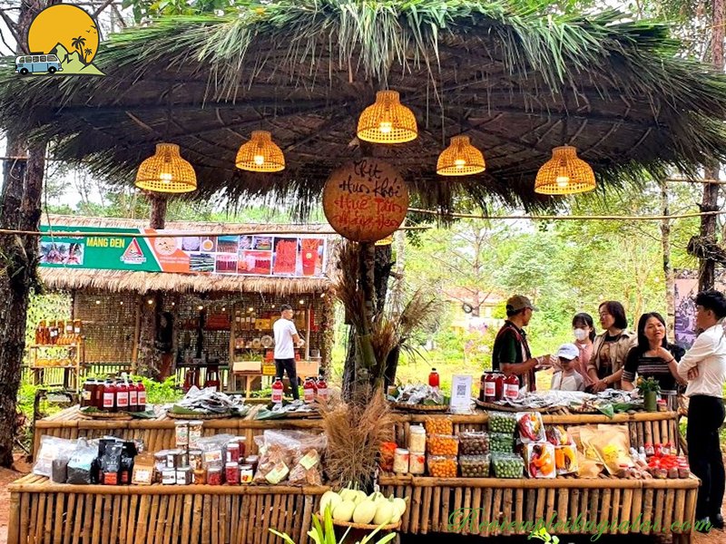 Chợ phiên Măng Đen thứ mấy?