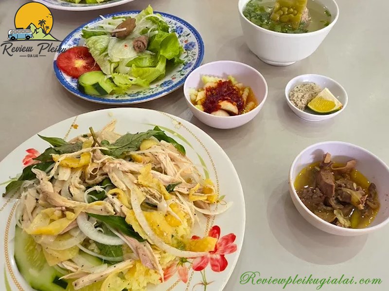 Cơm gà Hải Nam Gia Lai