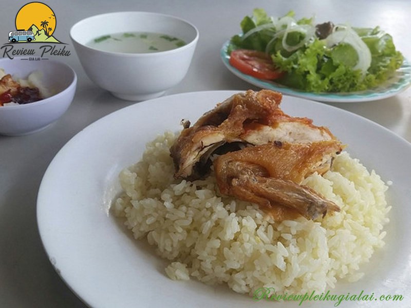 Cơm gà Hải Nam Gia Lai
