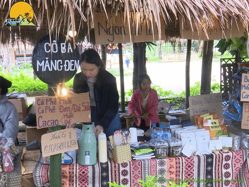 Hình ảnh của chợ phiên Măng Đen