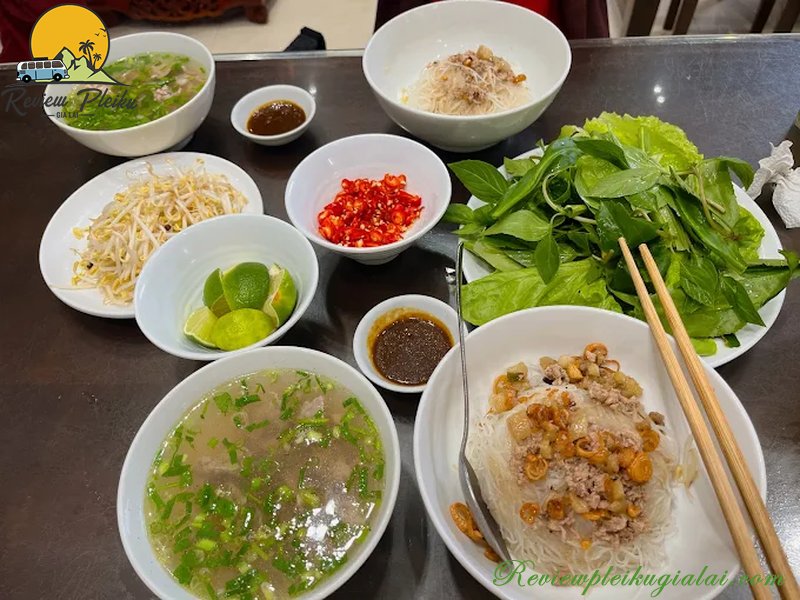 Phở khô Hồng Gia Lai đặc sản không thể bỏ lỡ