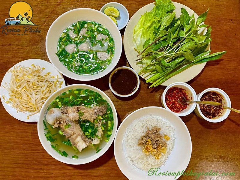 Phở khô Hồng Gia Lai đặc sản không thể bỏ lỡ