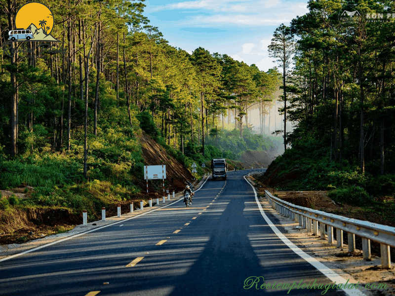 Thuê xe từ sân bay Pleiku đi Măng Đen