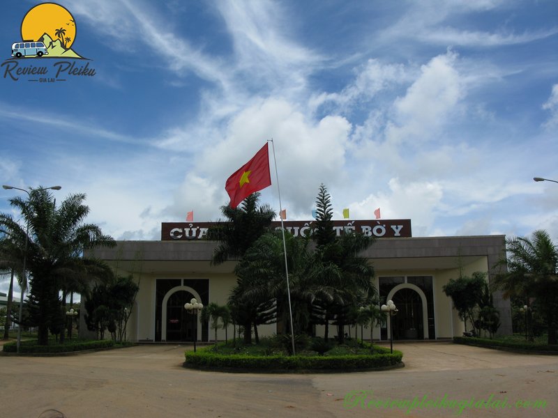 Từ Pleiku đi cửa khẩu Bờ Y bao nhiêu km?