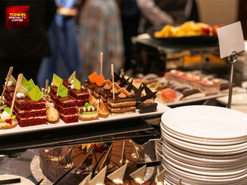 Cùng Tonkin Catering tìm hiểu catering service là gì?