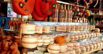 Chợ phiên Măng Đen bán gì?