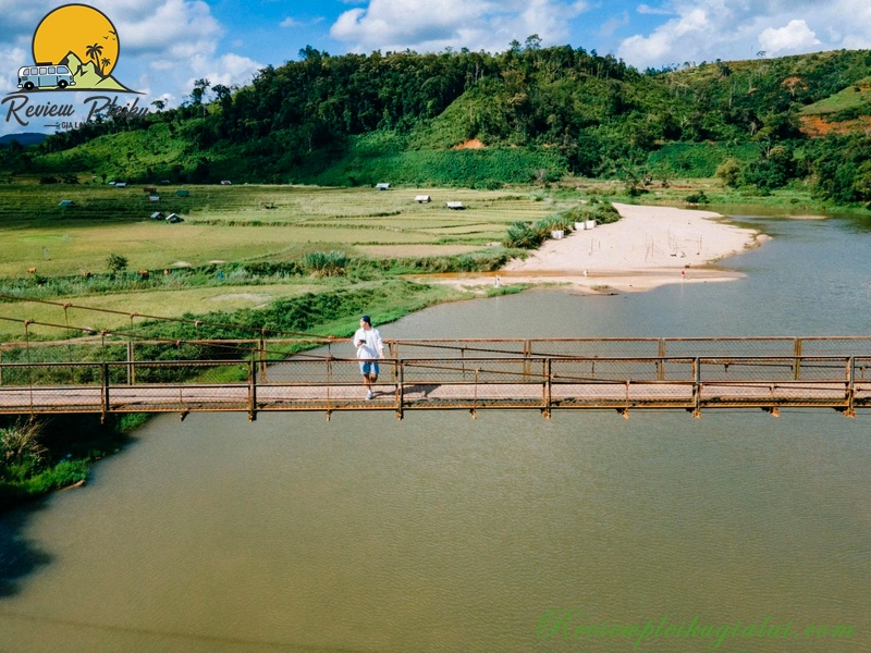 Điểm tham quan Măng Đen