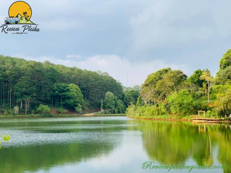 Hồ Đăk Ke Măng Đen có đẹp không?