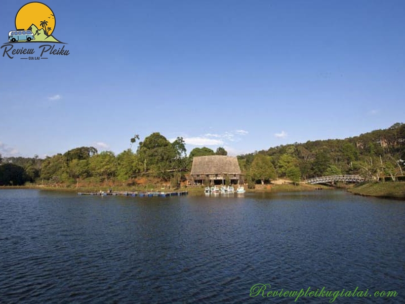 Hồ Đăk Ke Măng Đen có đẹp không giữa tiết trời se lạnh?